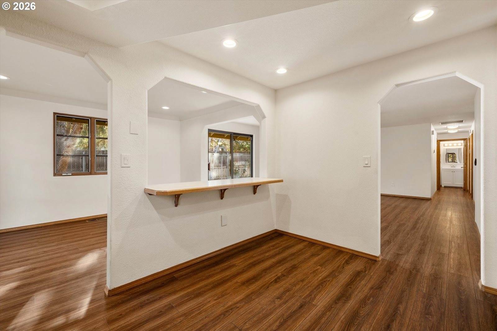 1843 SE Moorwood Ct, Bend, OR 97702