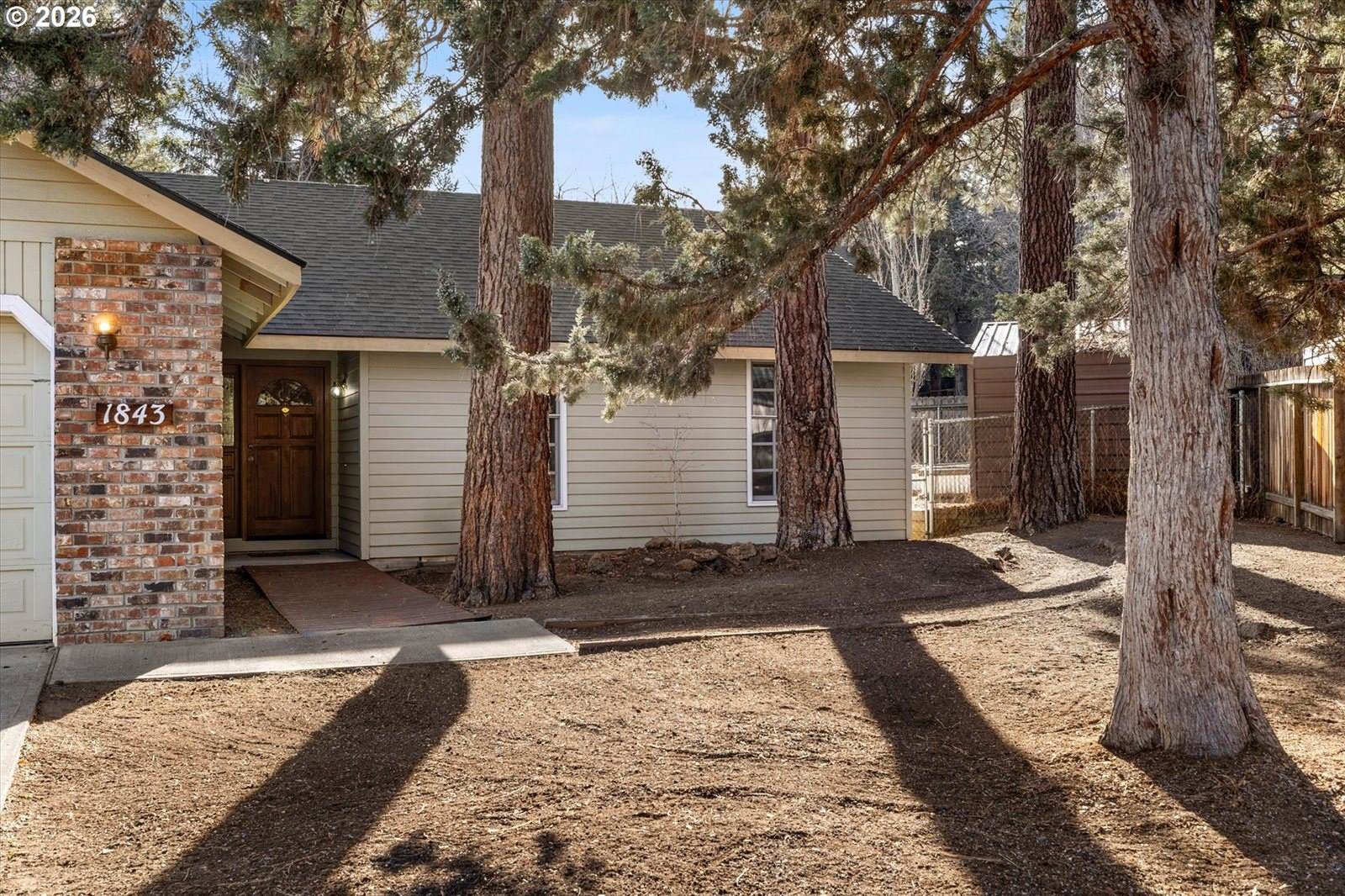1843 SE Moorwood Ct, Bend, OR 97702