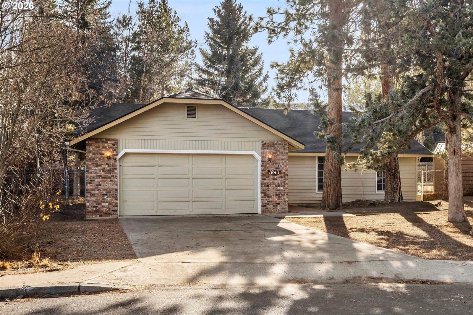 1843 SE Moorwood Ct, Bend, OR 97702