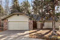 1843 SE Moorwood Ct, Bend, OR 97702
