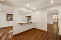 1843 SE Moorwood Ct, Bend, OR 97702