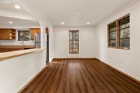 1843 SE Moorwood Ct, Bend, OR 97702