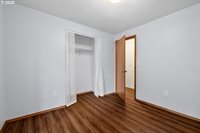 1843 SE Moorwood Ct, Bend, OR 97702