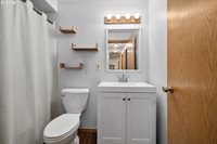 1843 SE Moorwood Ct, Bend, OR 97702