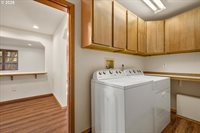 1843 SE Moorwood Ct, Bend, OR 97702