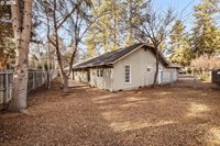 1843 SE Moorwood Ct, Bend, OR 97702