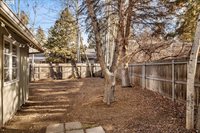 1843 SE Moorwood Ct, Bend, OR 97702