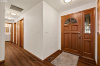 1843 SE Moorwood Ct, Bend, OR 97702