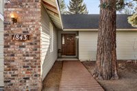 1843 SE Moorwood Ct, Bend, OR 97702