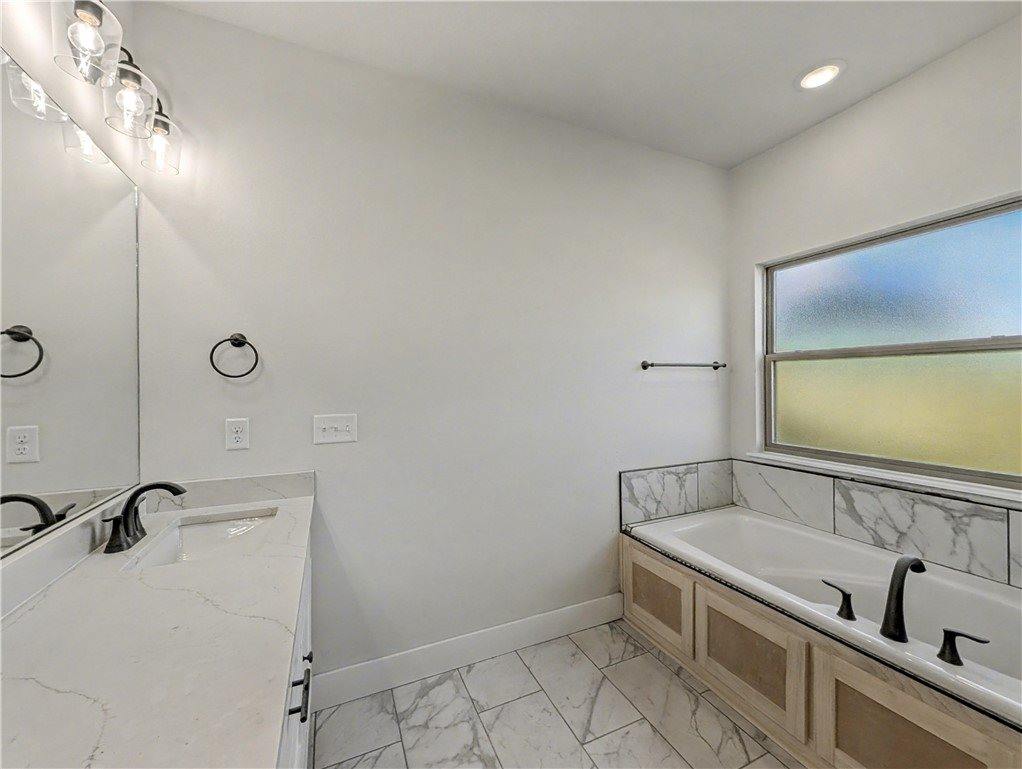 6906 Basswood Avenue, Bentonville, AR 72712