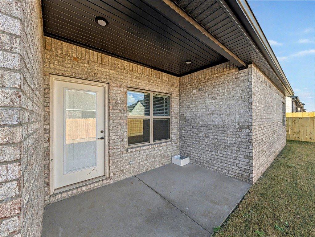 6906 Basswood Avenue, Bentonville, AR 72712