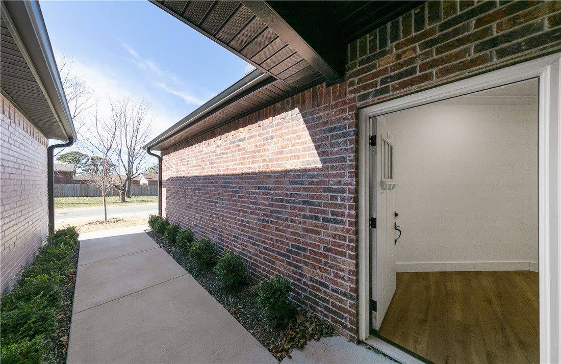 1625 17th Place, Rogers, AR 72758
