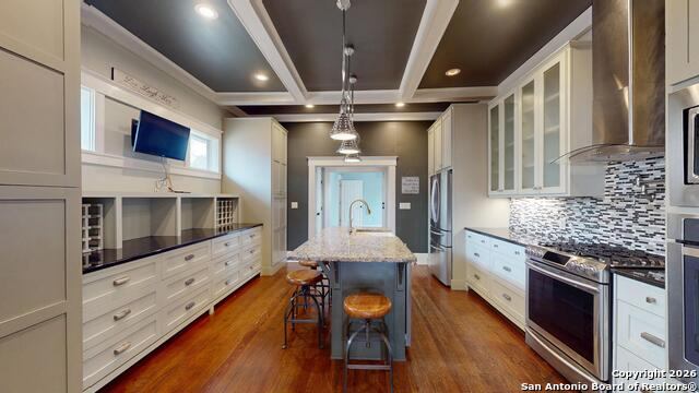 819 W French Pl, San Antonio, TX 78212