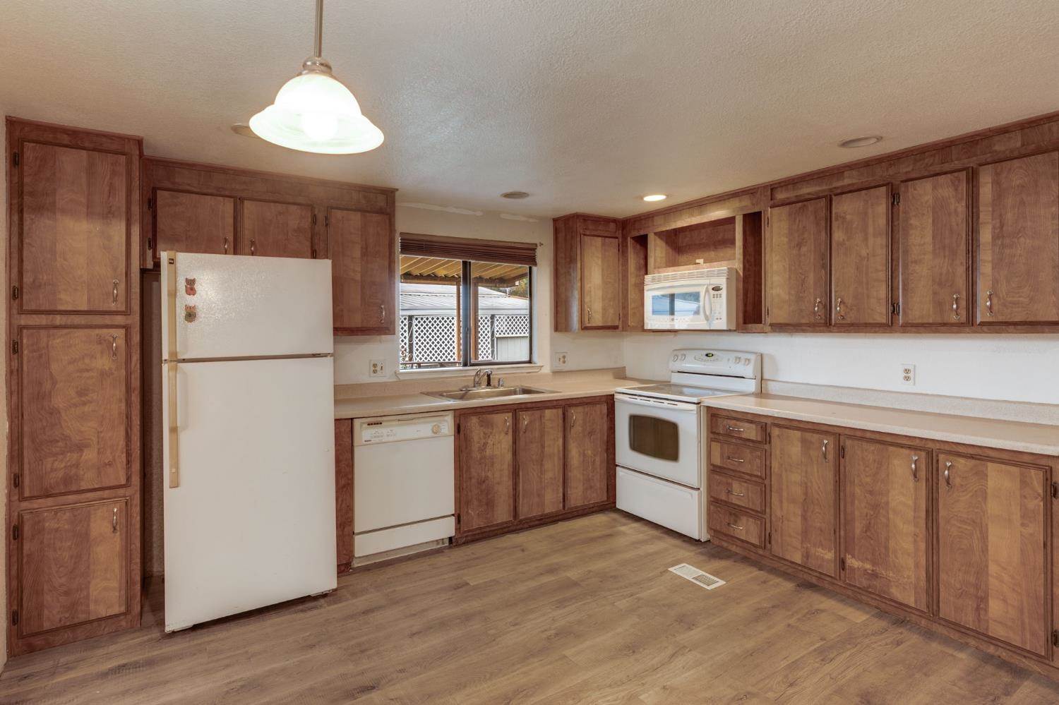 443 Royal Crest Circle, Rancho Cordova, CA 95670