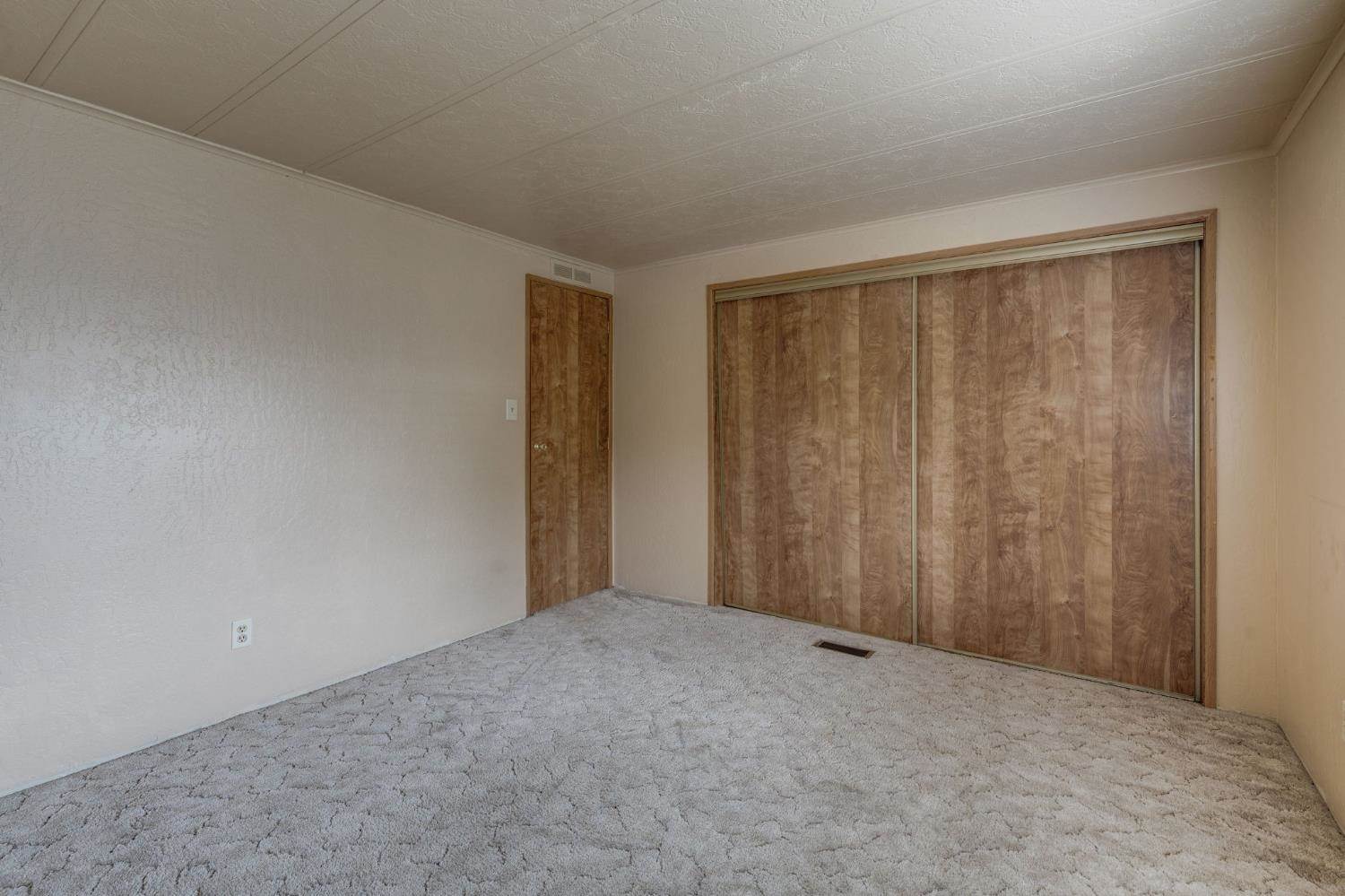 443 Royal Crest Circle, Rancho Cordova, CA 95670