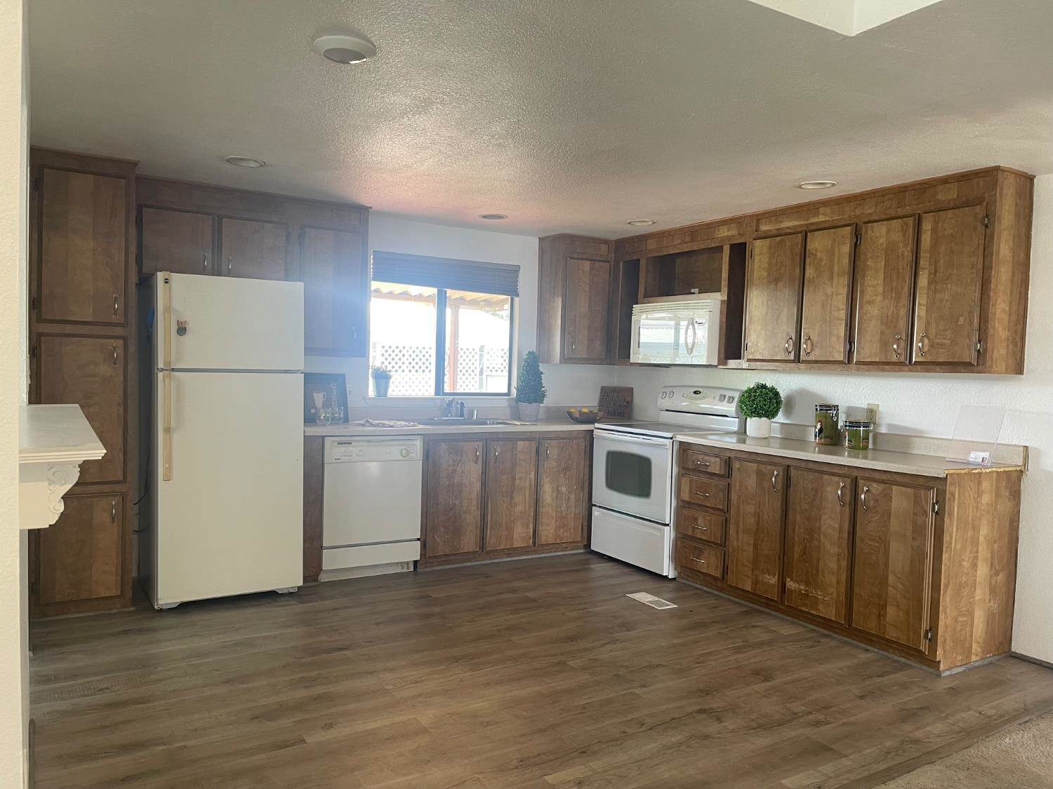 443 Royal Crest Circle, Rancho Cordova, CA 95670