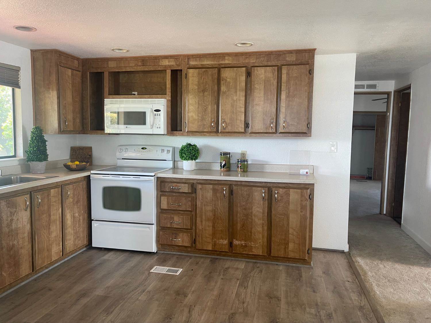 443 Royal Crest Circle, Rancho Cordova, CA 95670