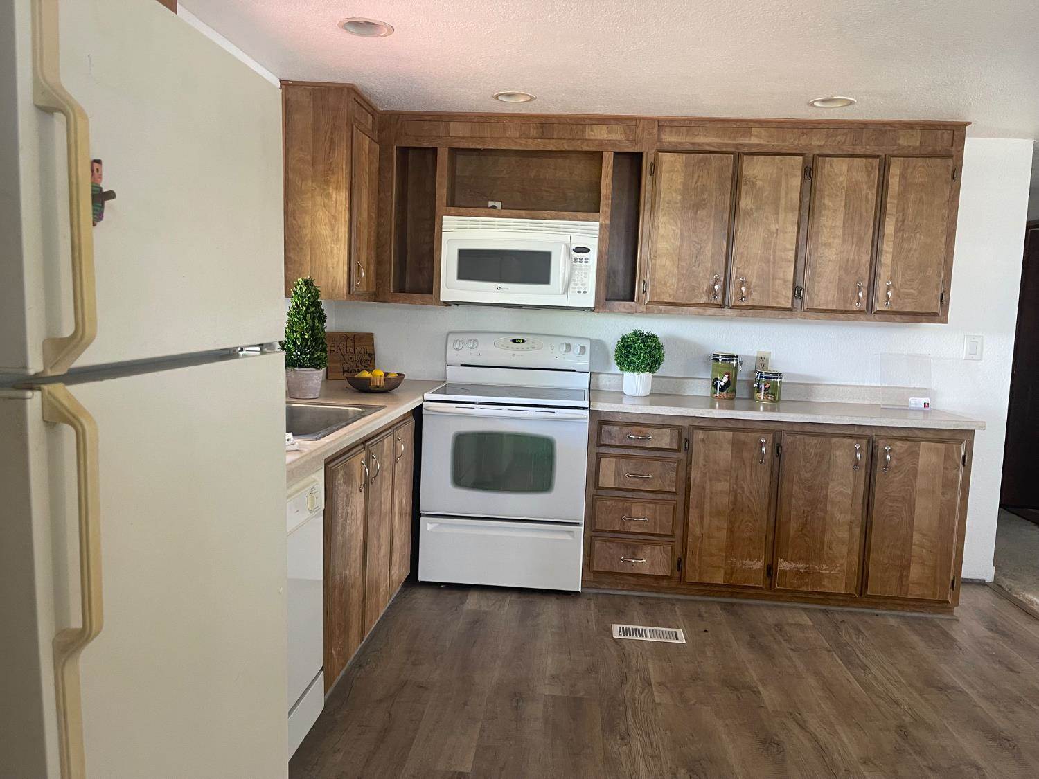 443 Royal Crest Circle, Rancho Cordova, CA 95670
