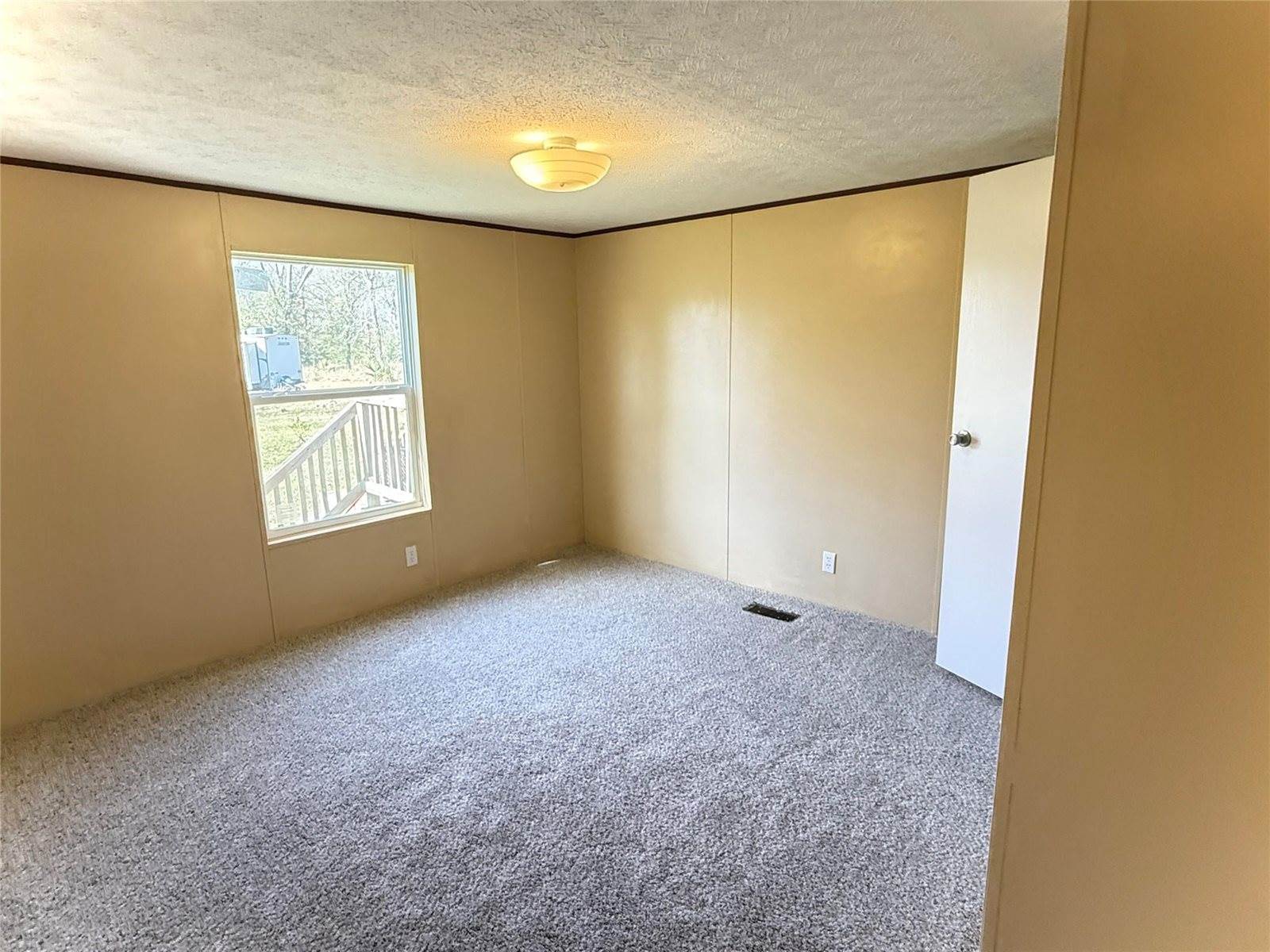 119 Frank Lane, Old River-Winfree, TX 77523