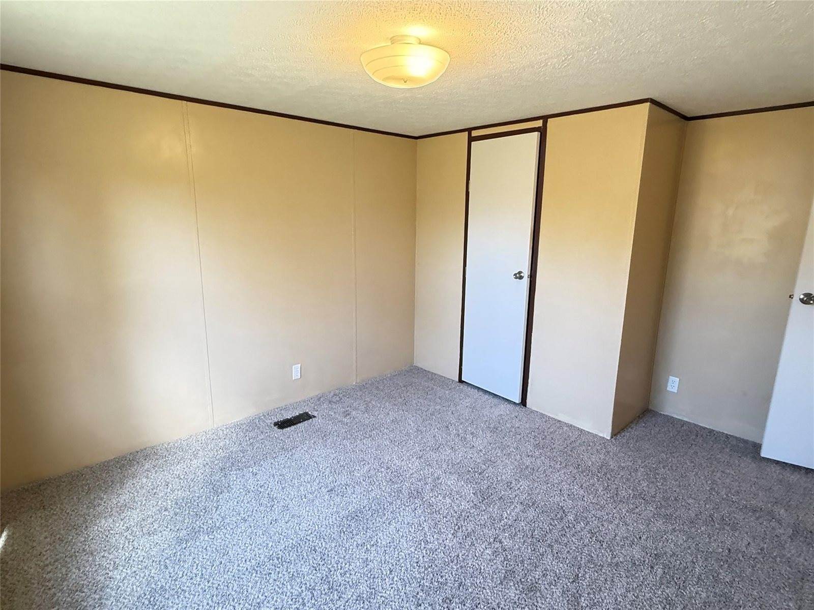 119 Frank Lane, Old River-Winfree, TX 77523