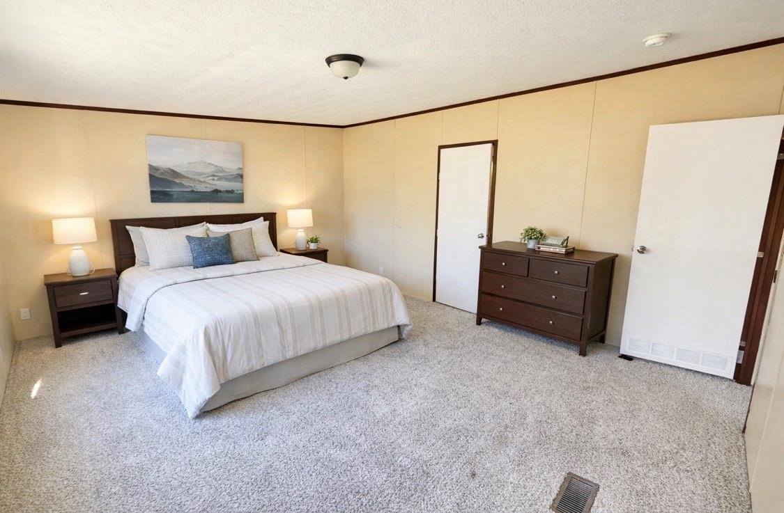 119 Frank Lane, Old River-Winfree, TX 77523