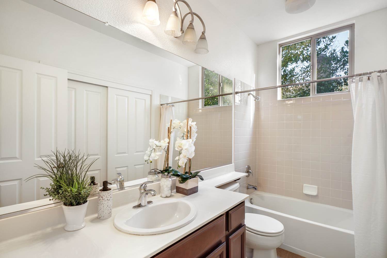 1009 Fountain Drive, West Sacramento, CA 95605