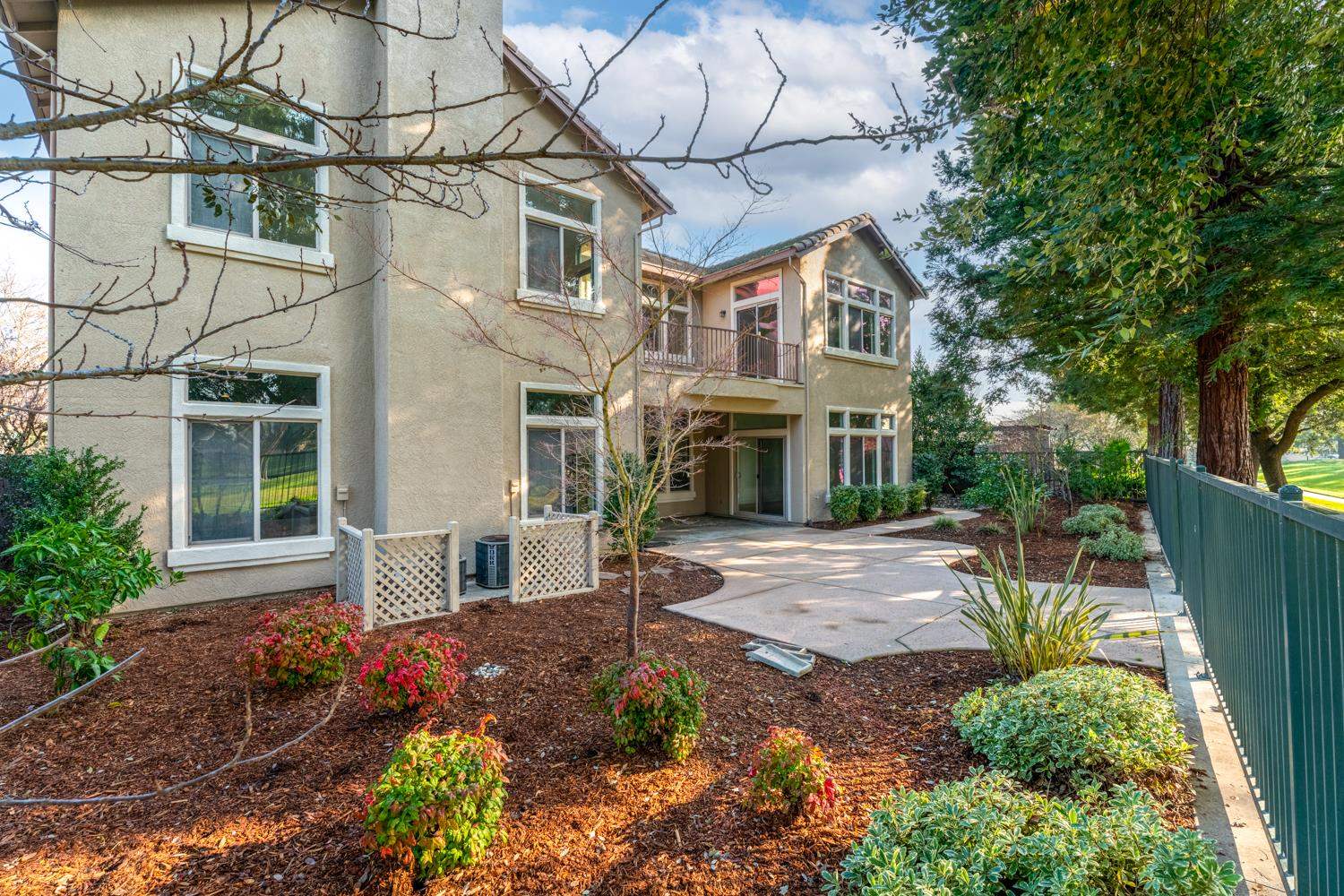 1009 Fountain Drive, West Sacramento, CA 95605