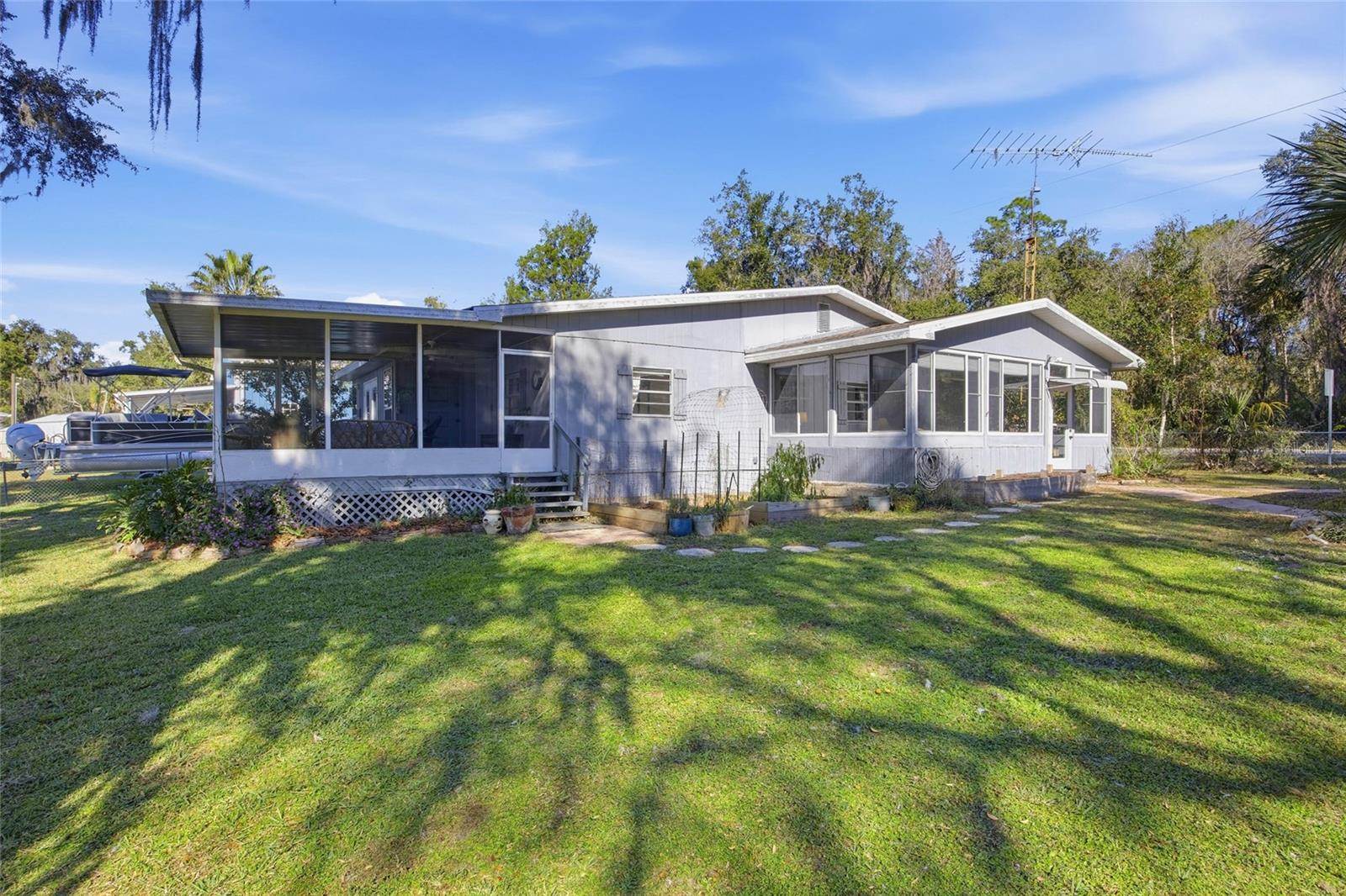 10550 NE 222nd Place Road, Fort Mc Coy, FL 32134