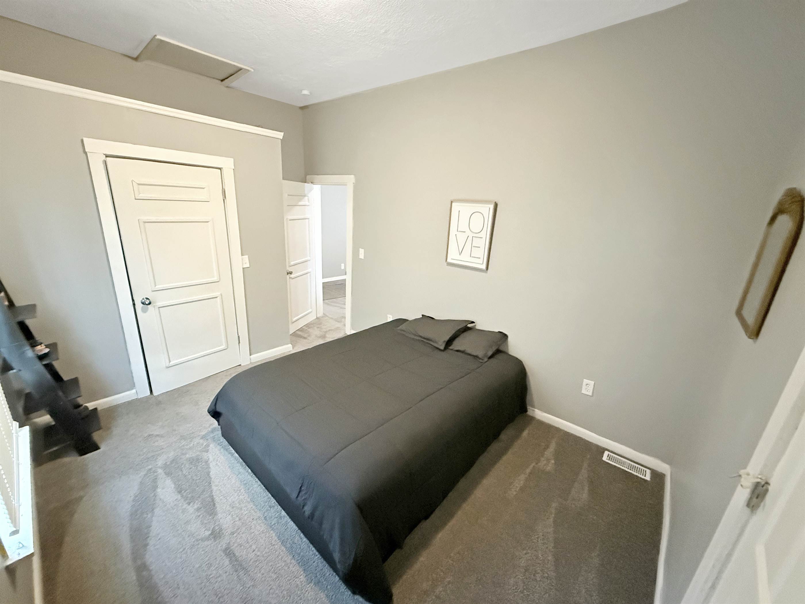 1543 3rd Ave, Terre Haute, IN 47807