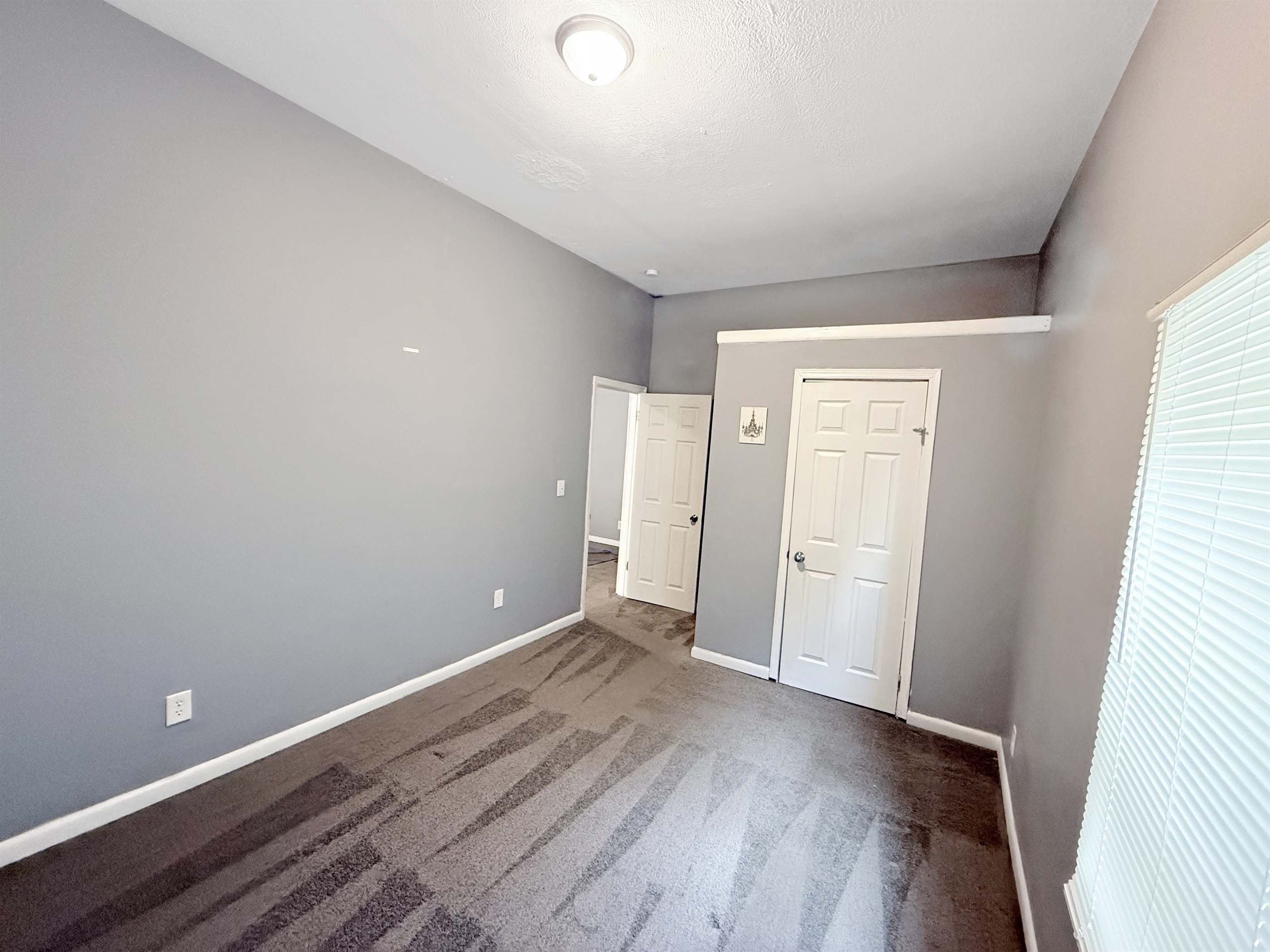 1543 3rd Ave, Terre Haute, IN 47807