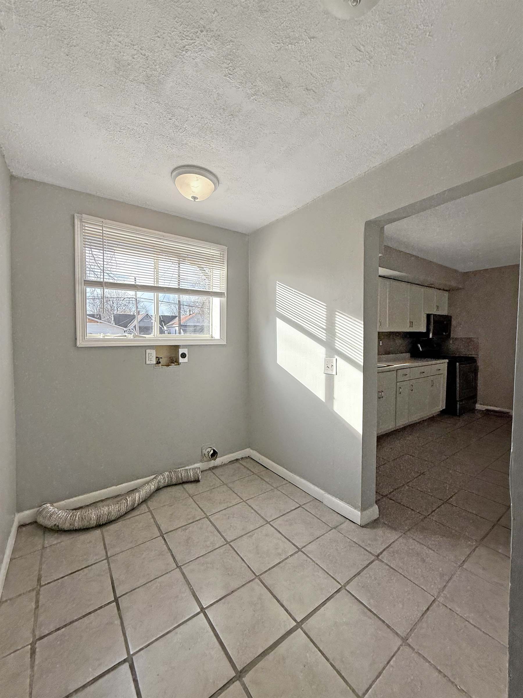 1543 3rd Ave, Terre Haute, IN 47807