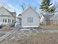 1543 3rd Ave, Terre Haute, IN 47807