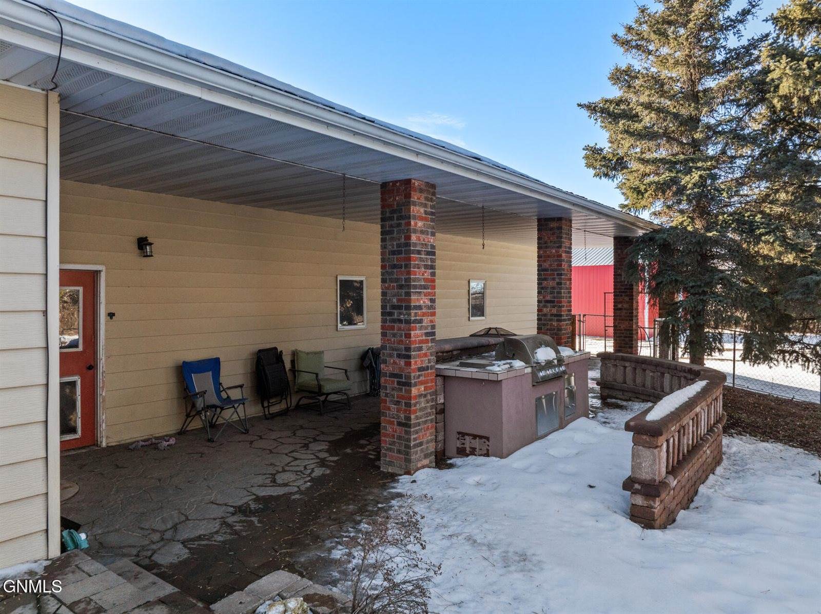 6181 133rd Avenue NW, Williston, ND 58801