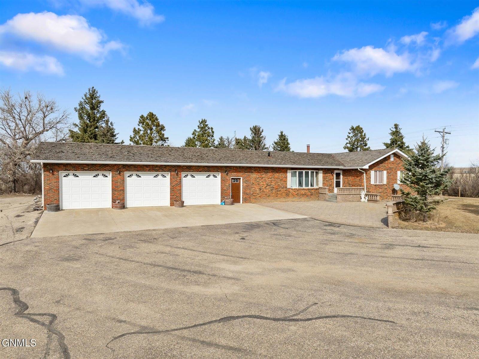 6181 133rd Avenue NW, Williston, ND 58801