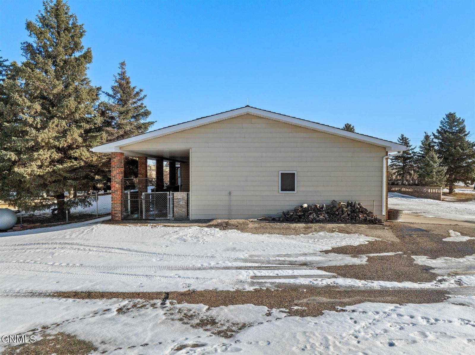 6181 133rd Avenue NW, Williston, ND 58801