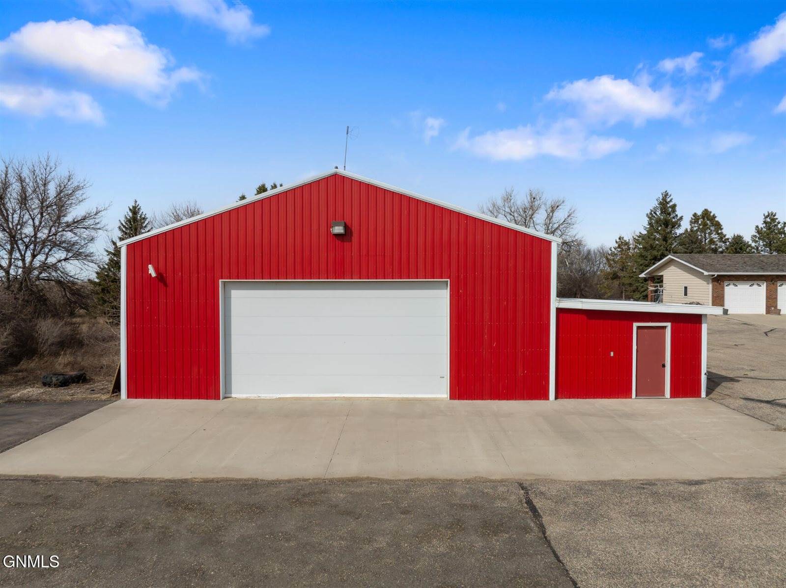 6181 133rd Avenue NW, Williston, ND 58801