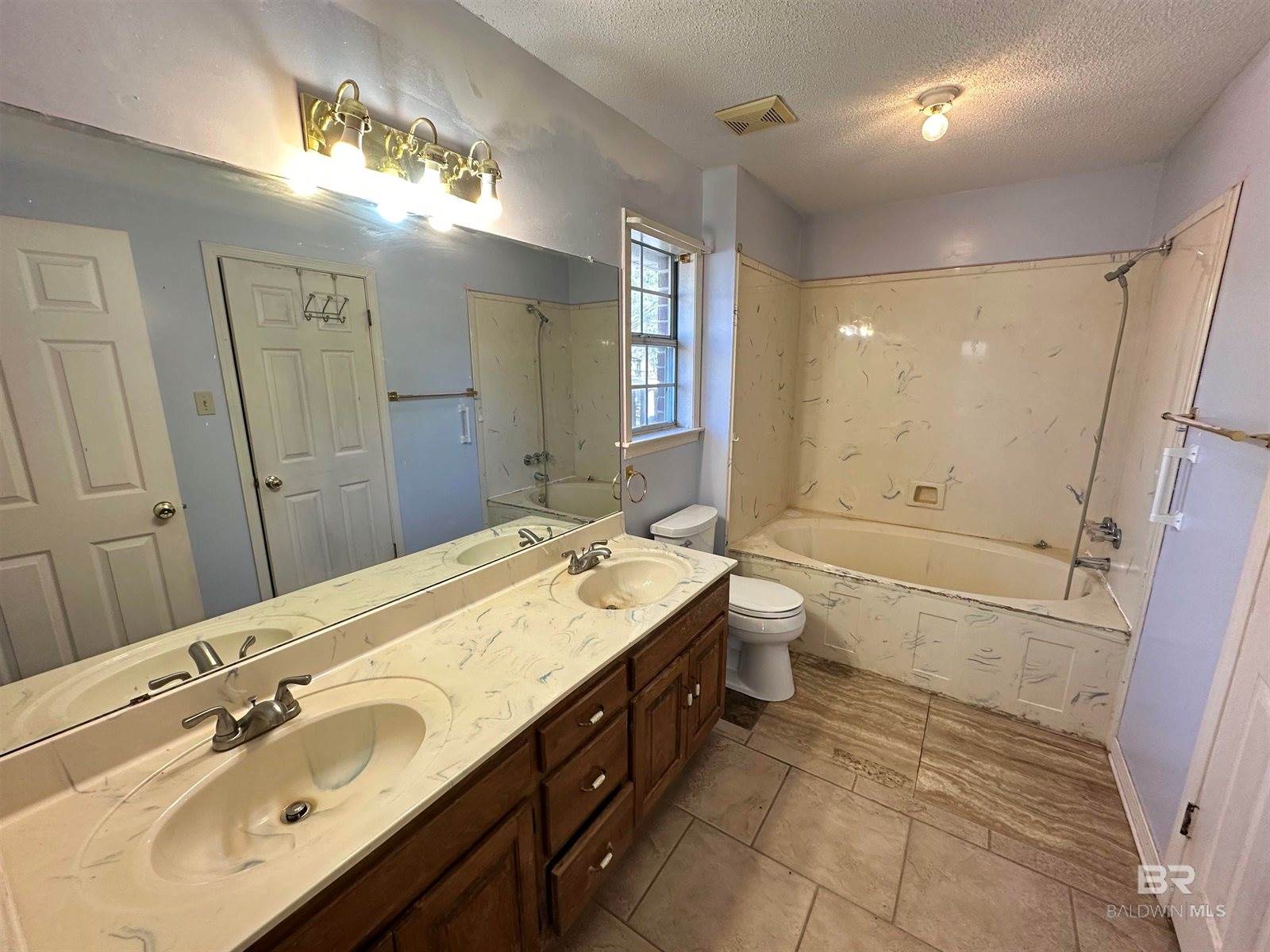 10761 Cowart Road, Mobile, AL 36695