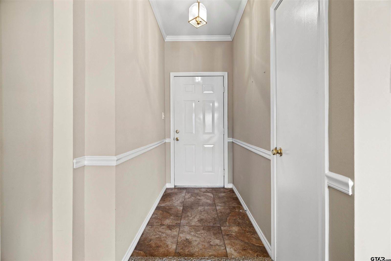 5401 Hollytree Dr. 604, Tyler, TX 75703