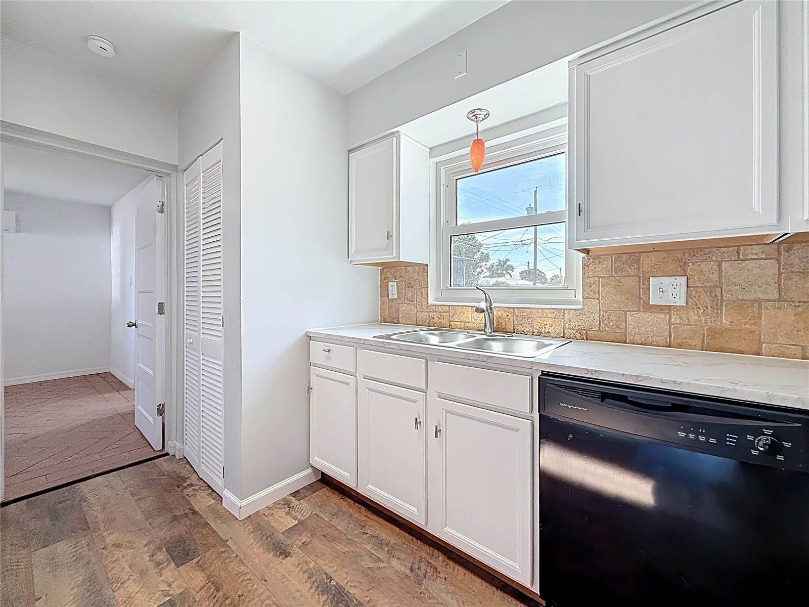 5810 Tangerine Avenue South, Gulfport, FL 33707