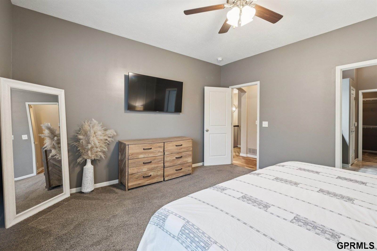 18601 Mason Street, Elkhorn, NE 68022