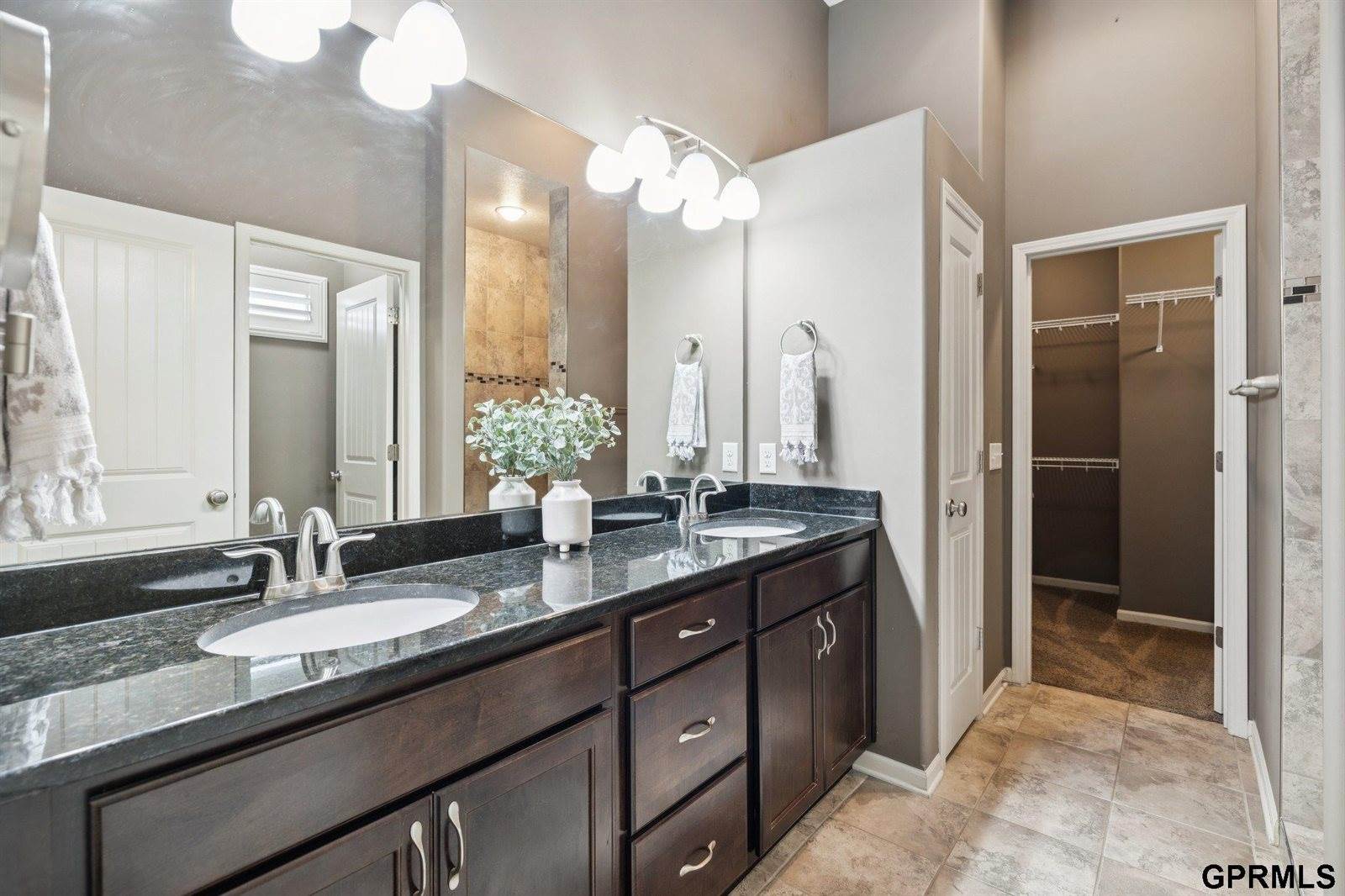 18601 Mason Street, Elkhorn, NE 68022