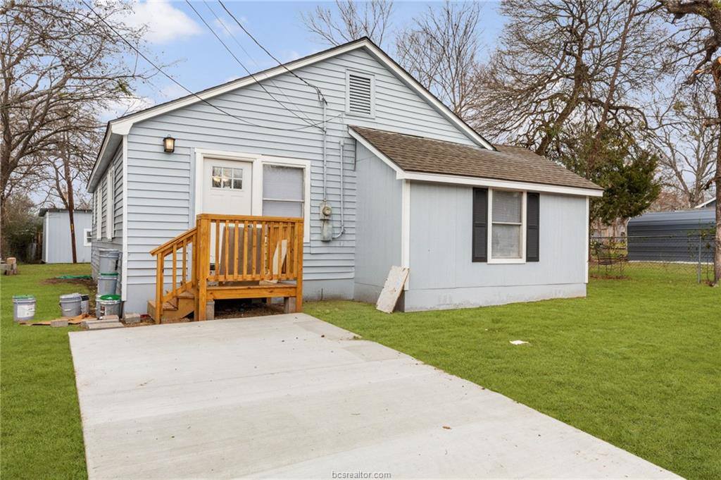 806 Walnut Street, Bryan, TX 77803