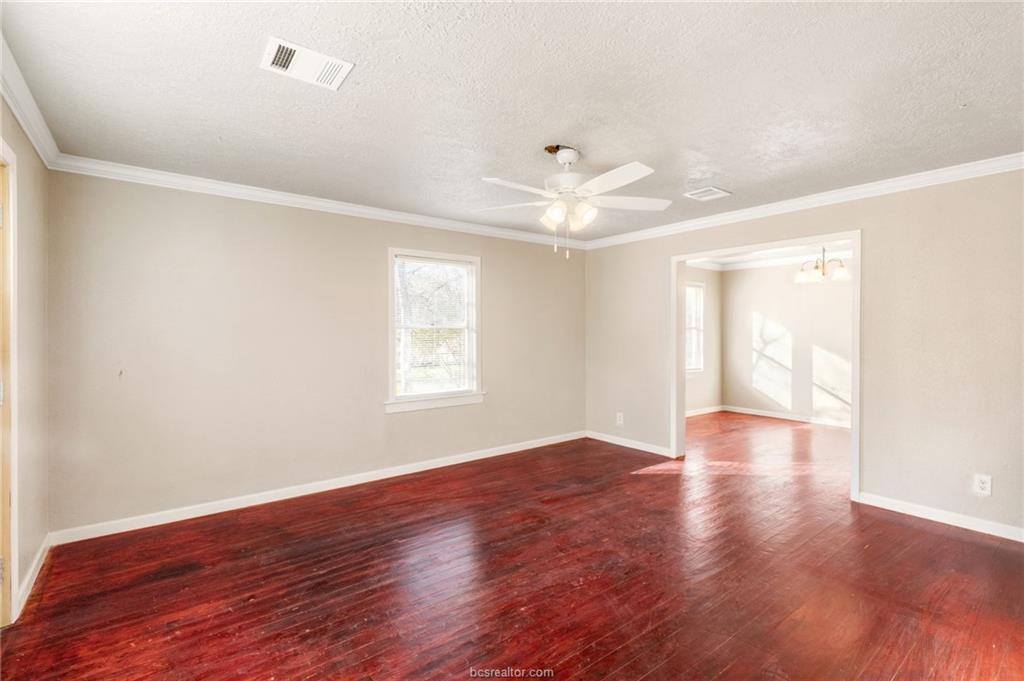 806 Walnut Street, Bryan, TX 77803