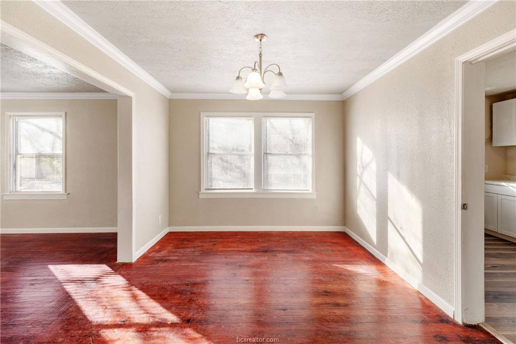 806 Walnut Street, Bryan, TX 77803