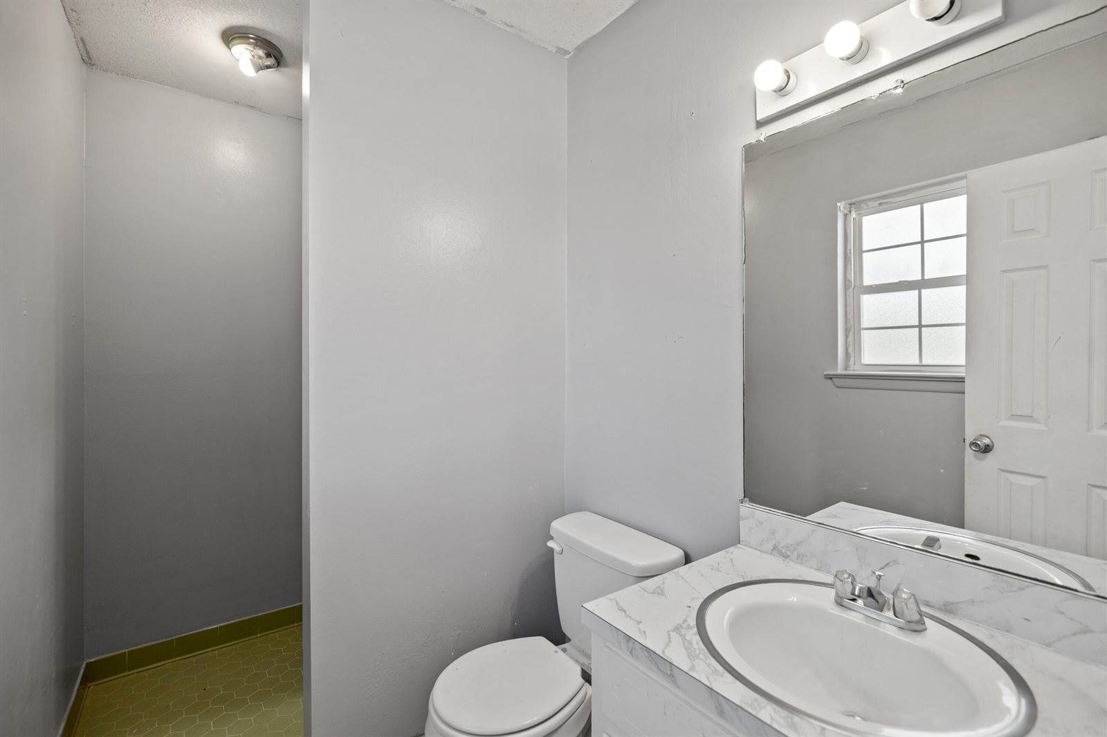 9 Elkwood Court, Shalimar, FL 32579