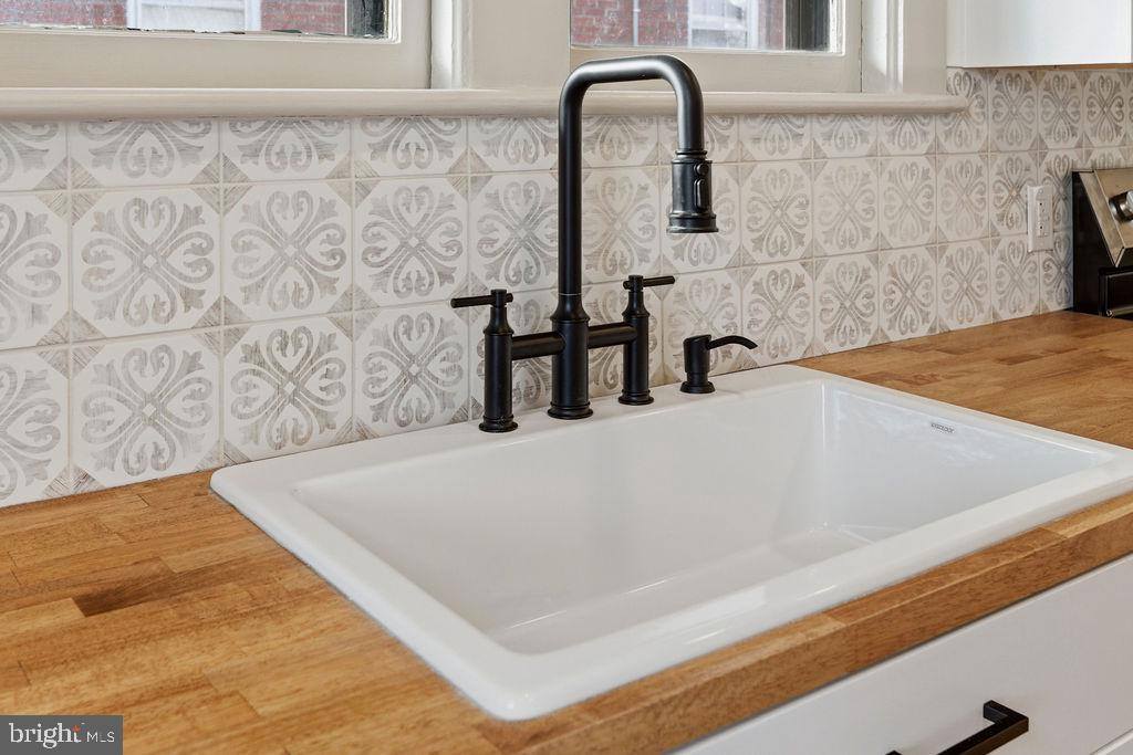 672 Sherwood Avenue, Waynesboro, VA 22980