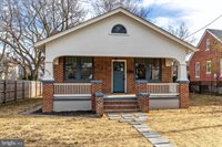 672 Sherwood Avenue, Waynesboro, VA 22980