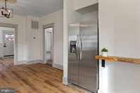 672 Sherwood Avenue, Waynesboro, VA 22980