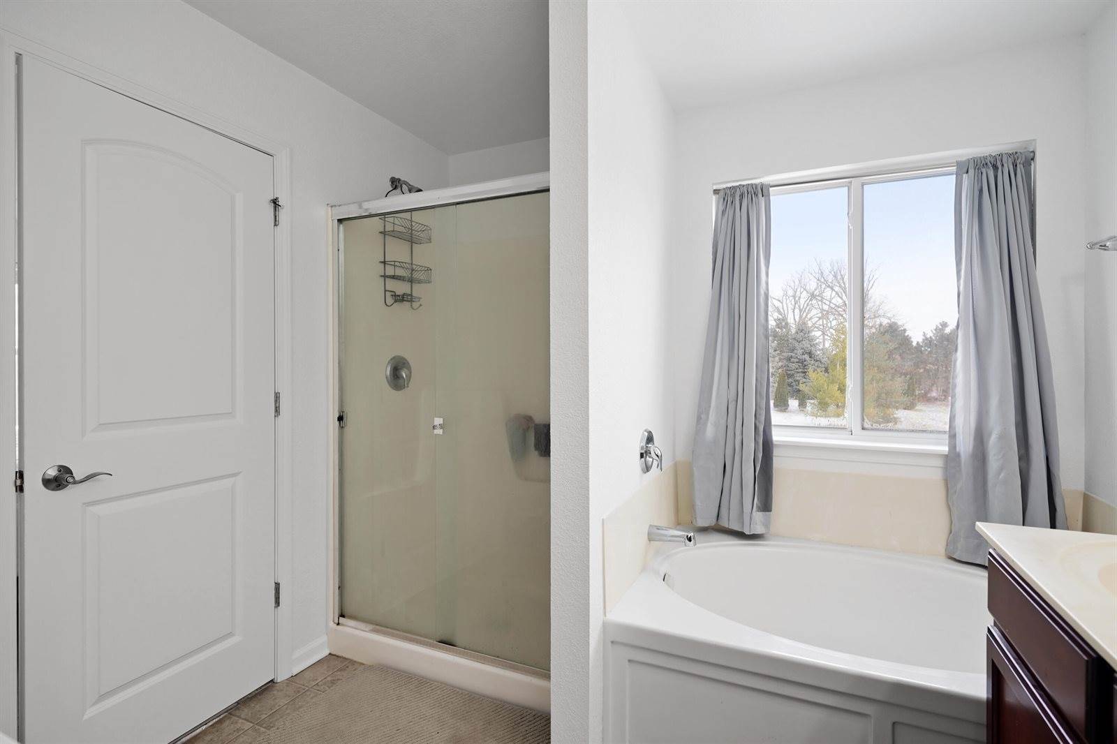 15014 73rd St, Kenosha, WI 53142