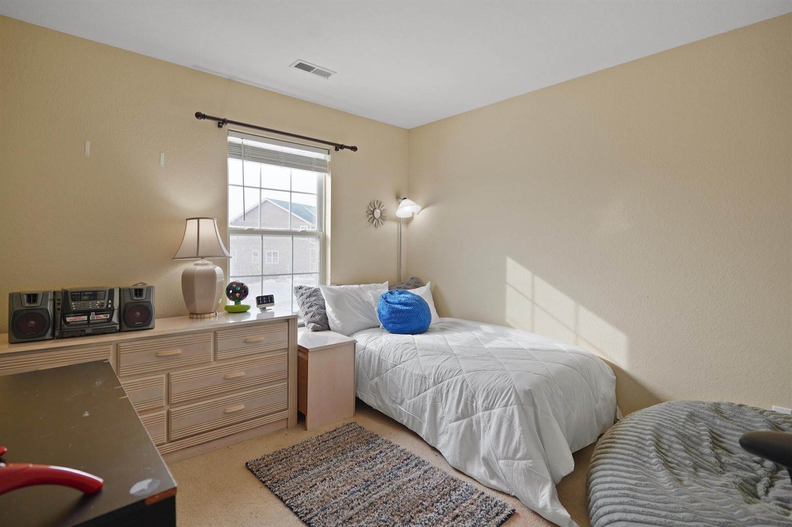 15014 73rd St, Kenosha, WI 53142